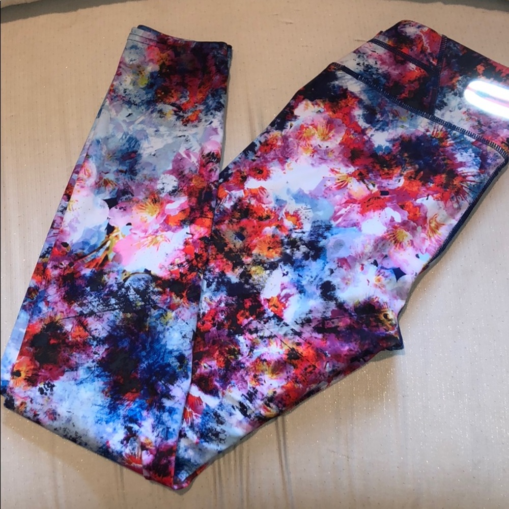 Athleta leggings with pattern NWOT